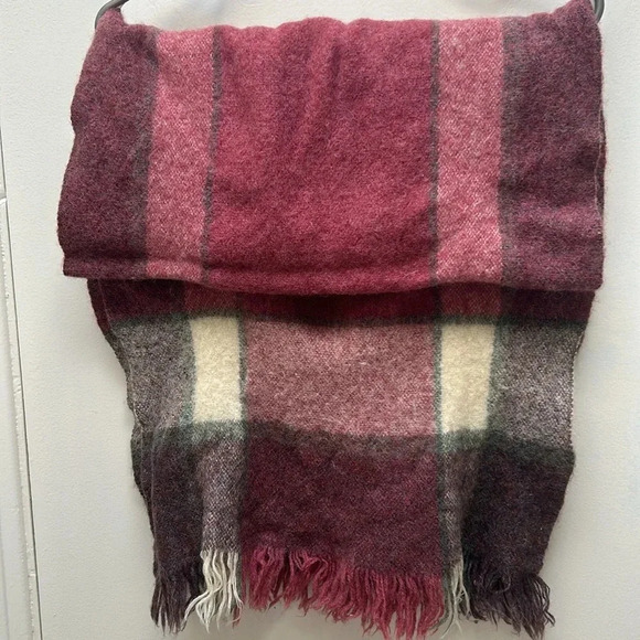 Vintage Avoca Handweavers 100% wool winter scarf in pink and purple plaid tartan - Picture 3 of 6